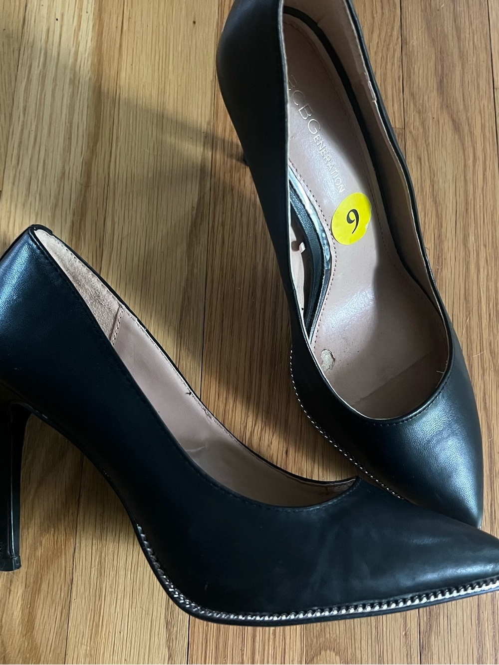 BCBG Black Pointed Leather Pumps - Size 9